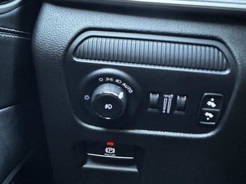 New 2023 Jeep Wagoneer Series III w/ Premium Group I image 33