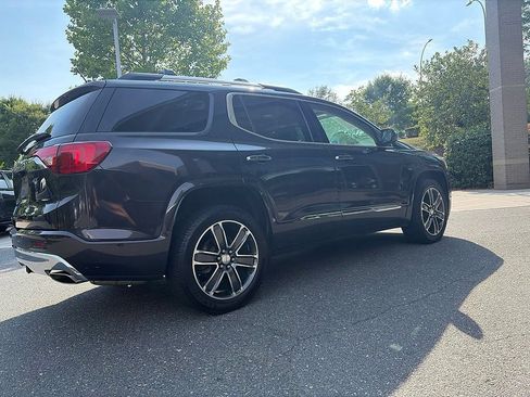 Used 2018 GMC Acadia Denali w/ Technology Package FWD image 3