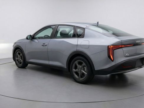 Used 2025 Kia K4 FWD image 6