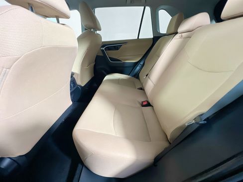 Used 2025 Toyota RAV4 LE FWD image 27