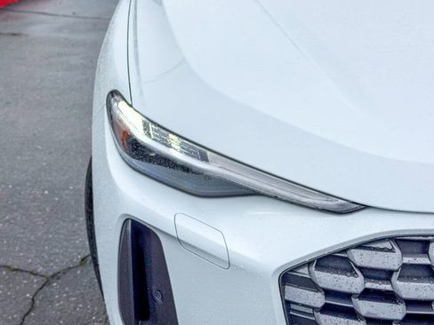 Used 2025 Audi Q5 Premium Plus w/ Premium Plus image 5