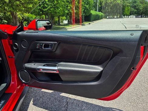 Used 2015 Ford Mustang Premium RWD image 27