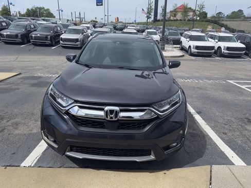 Used 2018 Honda CR-V Touring image 2