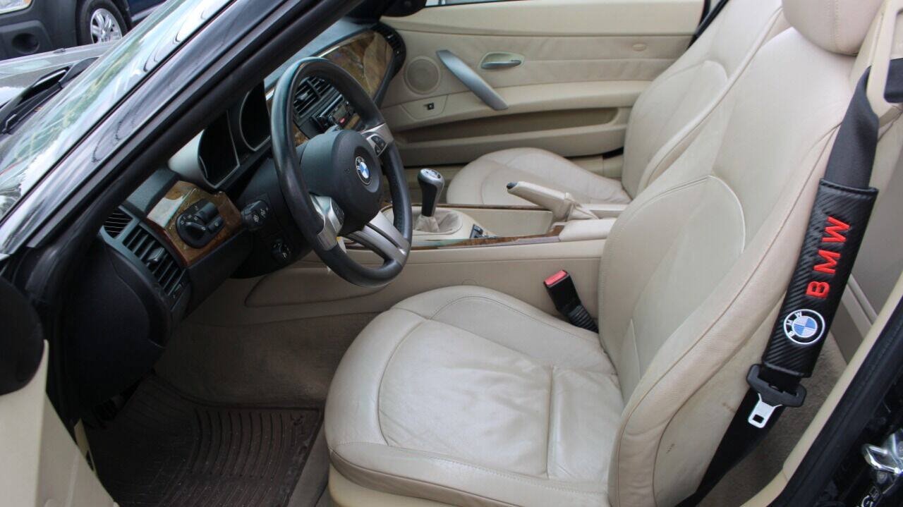Used 2006 BMW Z4 3.0i RWD image 15
