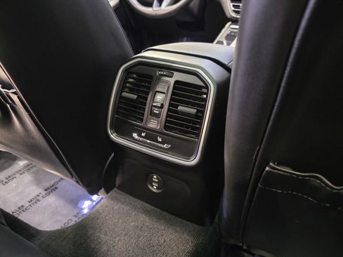 Used 2023 Porsche Macan image 43