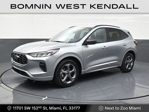 Used 2024 Ford Escape ST-Line w/ Tech Pack #1 FWD image 1