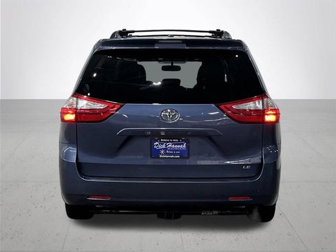 Used 2015 Toyota Sienna LE FWD image 11