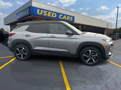Used 2023 Chevrolet TrailBlazer RS w/ Sun and Liftgate Package FWD image 2