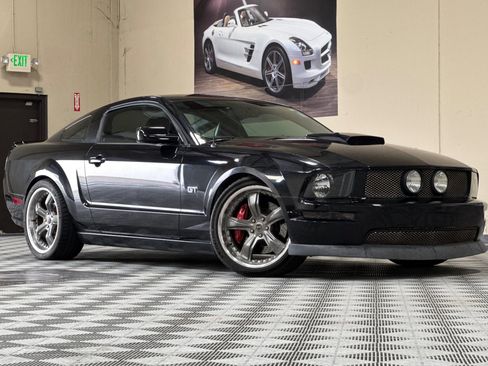 Used 2007 Ford Mustang GT Premium RWD image 2