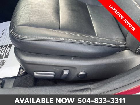 Used 2017 Toyota Camry XLE w/ Moonroof Package FWD image 25