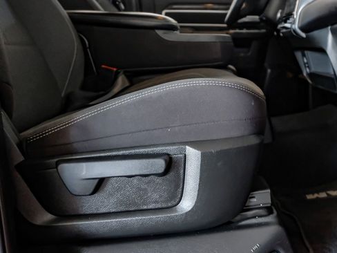 Used 2024 RAM 2500 Big Horn w/ Sport Appearance Package image 33