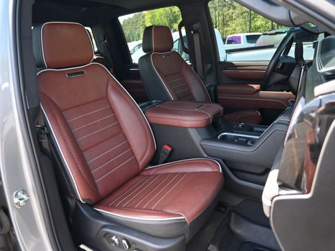 Used 2025 GMC Sierra 2500 Denali Ultimate w/ Max Trailering Package AWD/4WD image 14