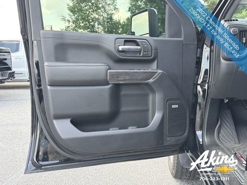 Used 2022 Chevrolet Silverado 2500 LTZ w/ LTZ Premium Package AWD/4WD image 18