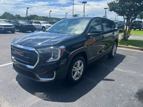 Used 2024 GMC Terrain SLE AWD/4WD image 4