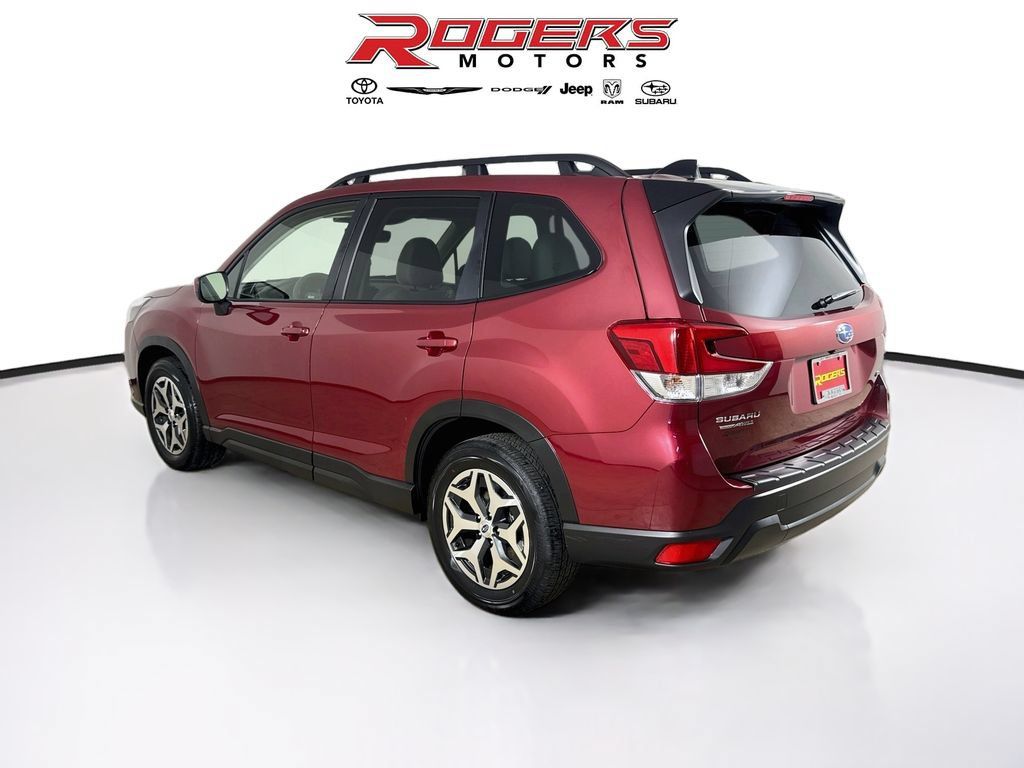 Certified 2024 Subaru Forester Premium AWD/4WD image 6