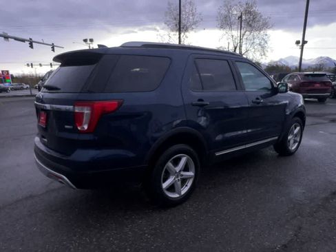 Used 2016 Ford Explorer XLT w/ Equipment Group 202A AWD/4WD image 8