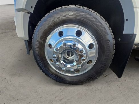 Certified 2025 Ford F450 Platinum w/ FX4 Off-Road Package image 14