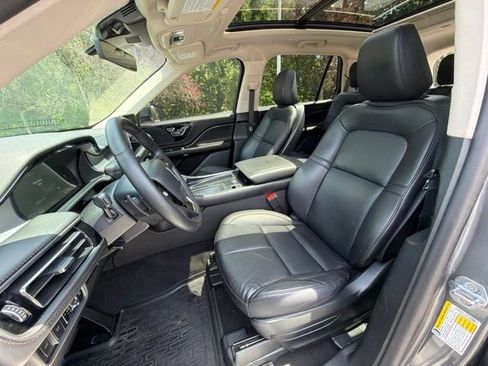 Used 2024 Lincoln Aviator AWD w/ Premium Package image 14