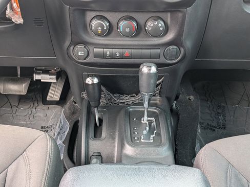 Used 2016 Jeep Wrangler Unlimited Sport w/ Connectivity Group AWD/4WD image 20
