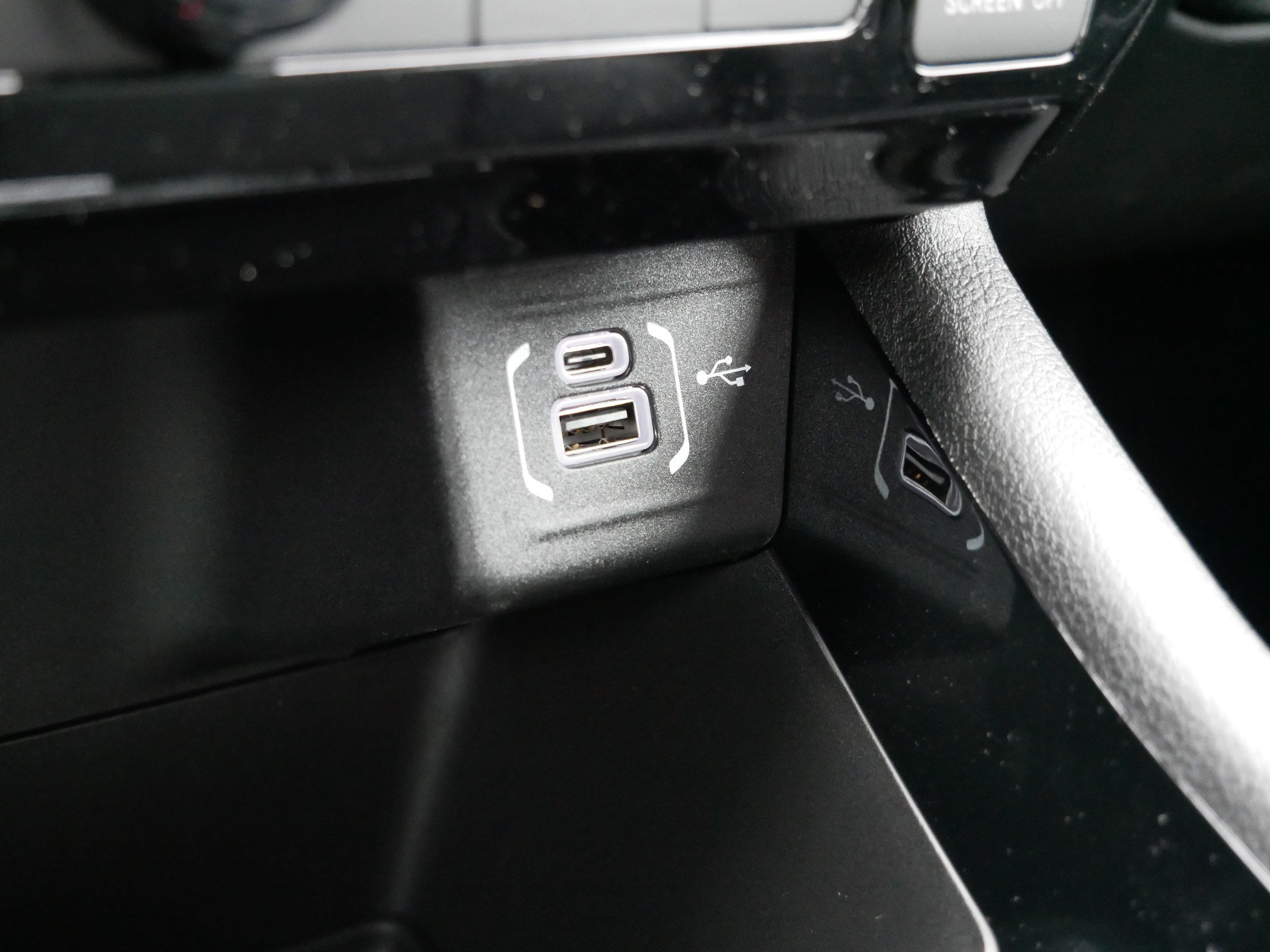 New 2026 Jeep Compass Latitude AWD/4WD image 16