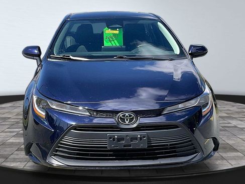 Used 2024 Toyota Corolla LE FWD image 2