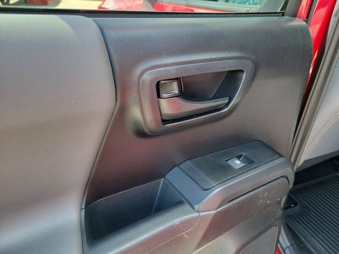 Used 2019 Toyota Tacoma SR w/ SR Convenience Package AWD/4WD image 14