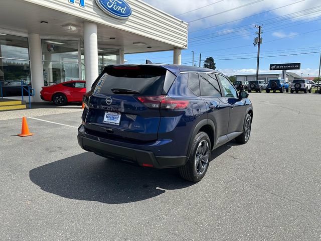 Used 2025 Nissan Rogue SV AWD/4WD image 2