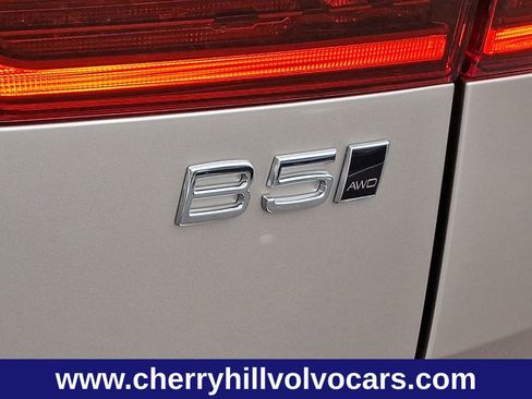 New 2026 Volvo XC60 B5 Plus w/ Protection Package Premier image 17