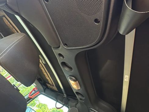 Used 2016 Jeep Wrangler Unlimited Sahara w/ Dual Top Group AWD/4WD image 14