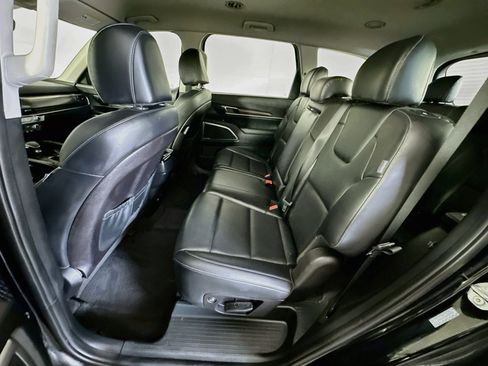 Used 2025 Kia Telluride LX FWD image 29
