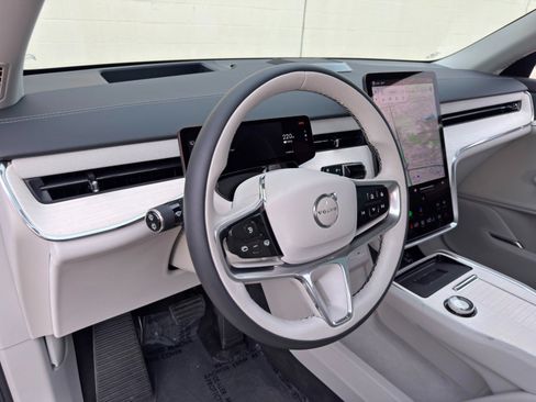 Used 2025 Volvo EX90 Ultra AWD/4WD image 14