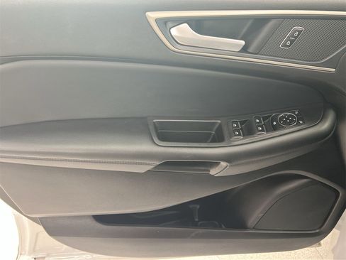 Used 2024 Ford Edge SEL image 25