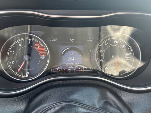 Used 2019 Jeep Cherokee Trailhawk AWD/4WD image 16