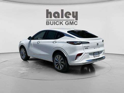 New 2026 Buick Envista Avenir FWD image 3