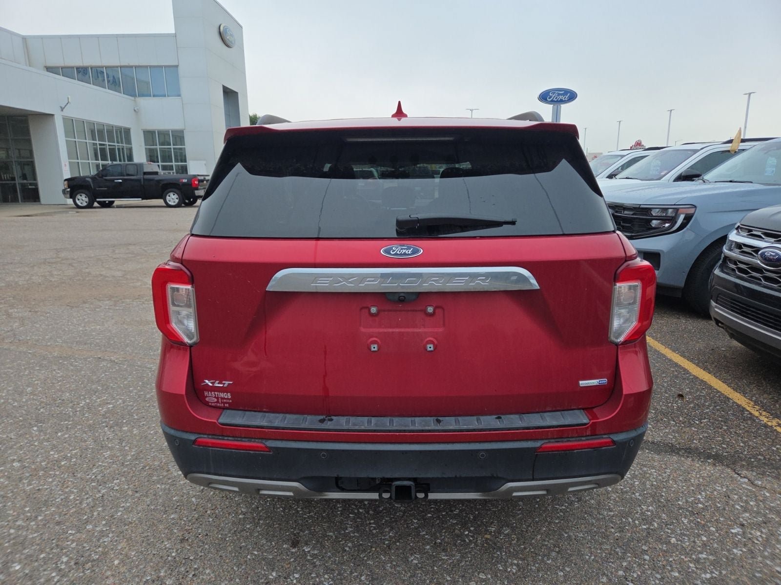 Used 2020 Ford Explorer XLT w/ Equipment Group 202A AWD/4WD image 4