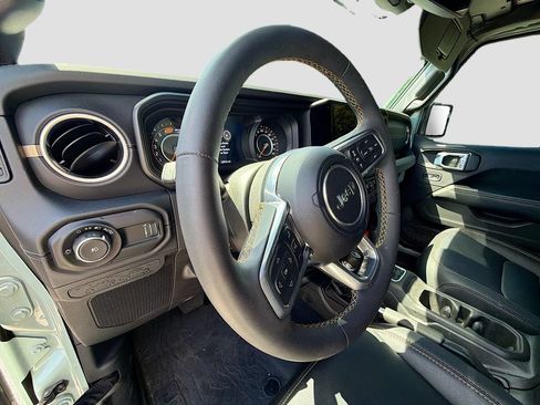 Used 2024 Jeep Wrangler Unlimited Sahara w/ Technology Group AWD/4WD image 13