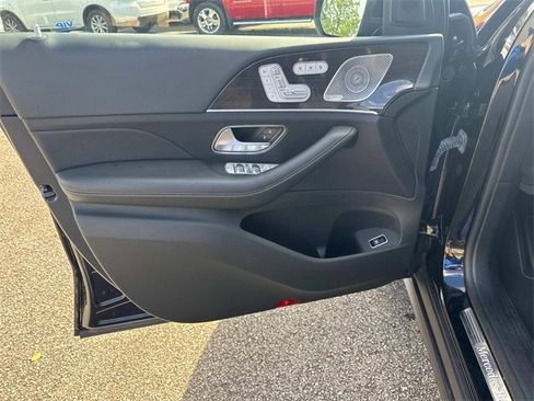 Used 2021 Mercedes-Benz GLS 450 4MATIC image 28