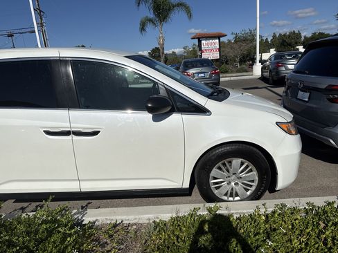 Used 2014 Honda Odyssey LX image 8