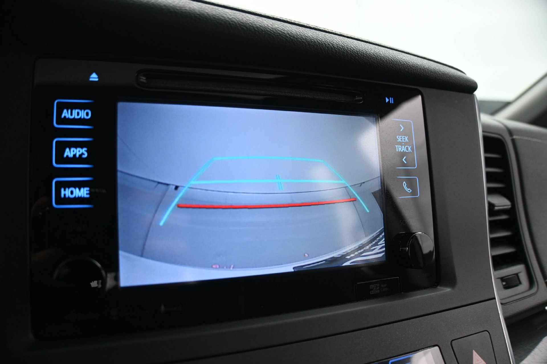Used 2017 Toyota Sienna SE w/ SE Preferred Package FWD image 27
