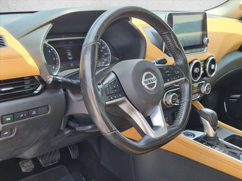 Used 2022 Nissan Sentra SV w/ SV Premium Package FWD image 10