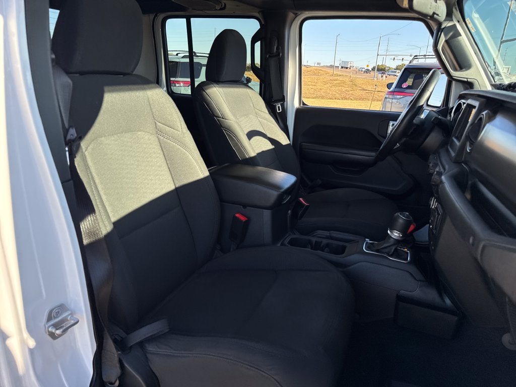 Used 2020 Jeep Gladiator Sport w/ Quick Order Package 24S AWD/4WD image 11