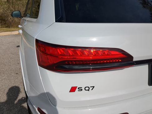 New 2026 Audi SQ7 Premium Plus image 10