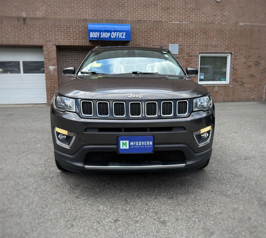 Used 2020 Jeep Compass Limited w/ Luxury Seat Group AWD/4WD image 2