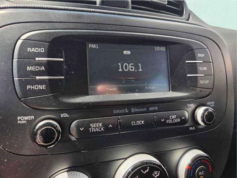 Used 2016 Kia Soul + FWD image 26