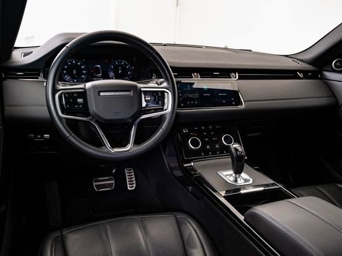 Used 2023 Land Rover Range Rover Evoque R-Dynamic SE image 4