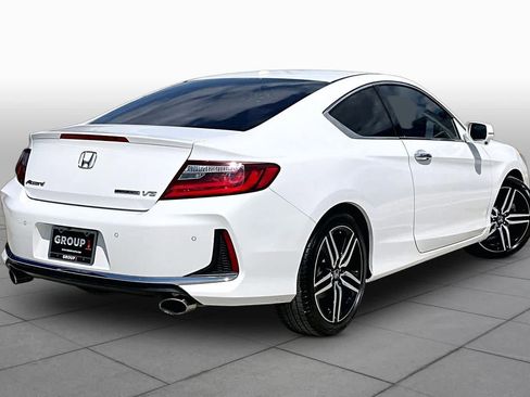 Used 2017 Honda Accord Touring image 13