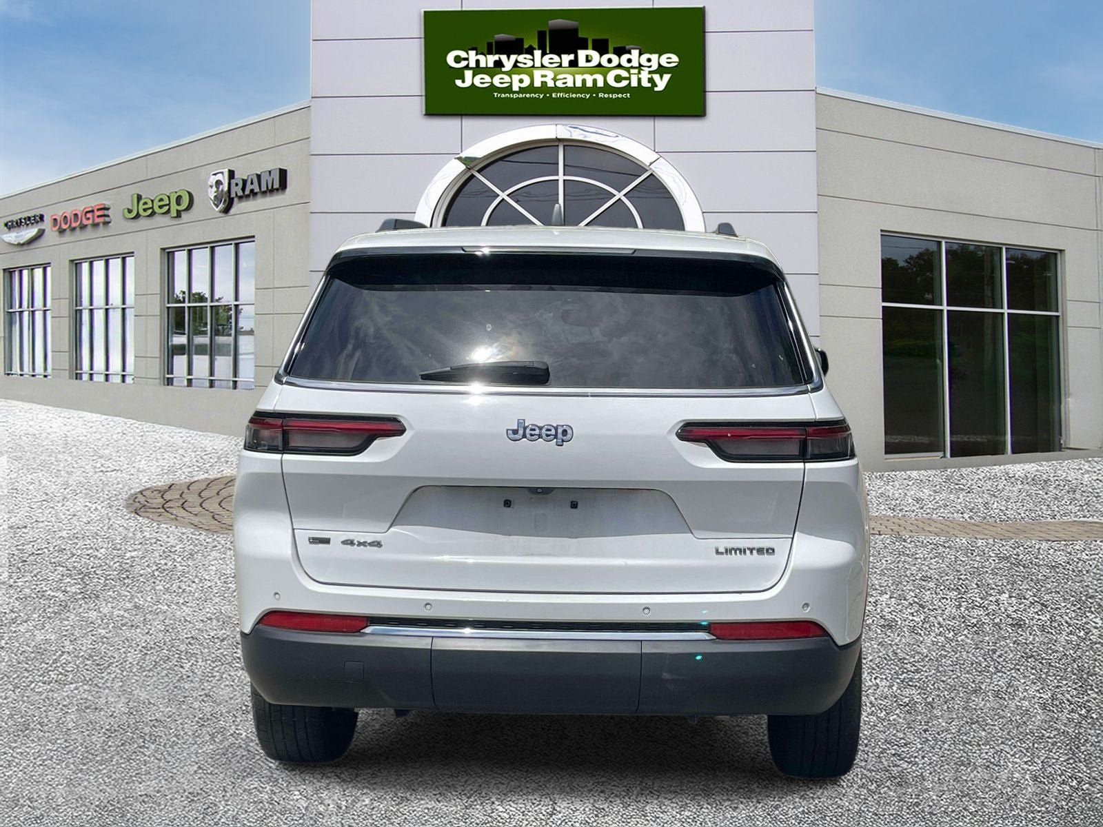 Used 2022 Jeep Grand Cherokee L Limited AWD/4WD image 7