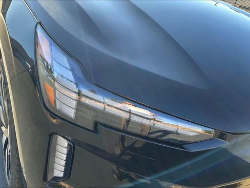 New 2025 Volvo EX90 Plus w/ Protection Package Premier image 33