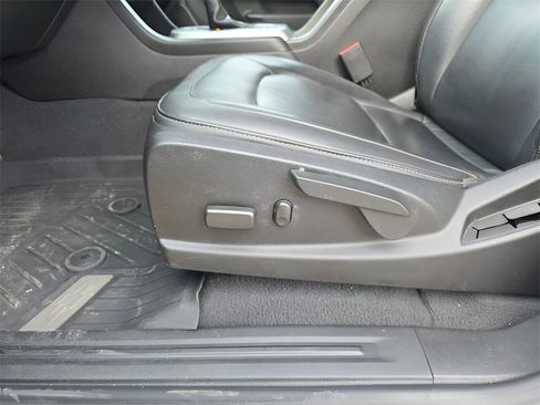 Used 2020 Chevrolet Colorado LT w/ Colorado RST Special Edition image 16