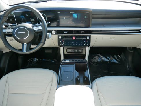 Used 2025 Hyundai Tucson Limited image 10